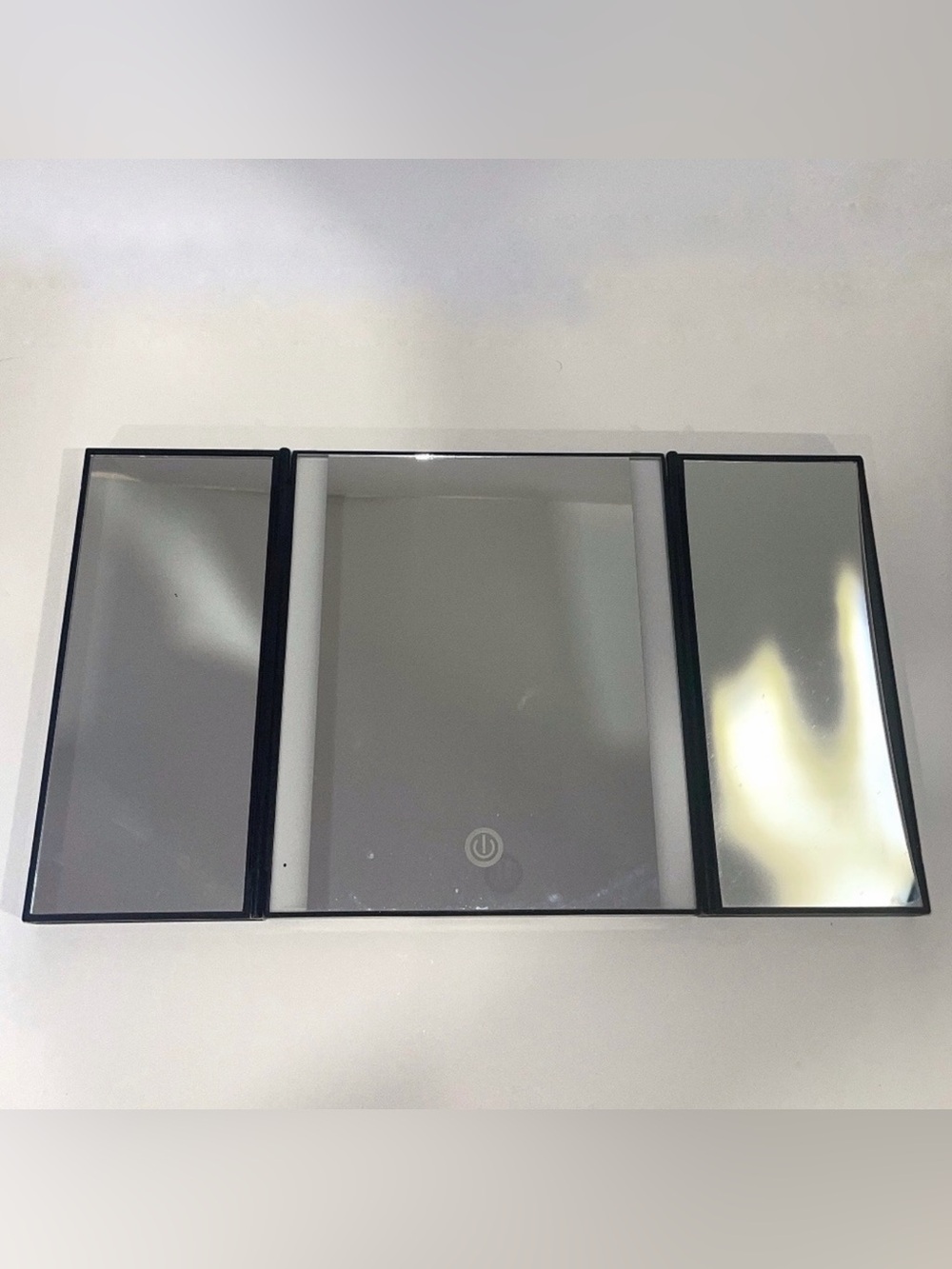 Pre-Owned Black Conair Trifold Lighted Vanity Magnifying Mirror BETP5BLK